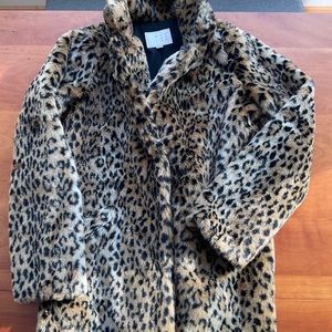 Faux leopard fuzzy coat